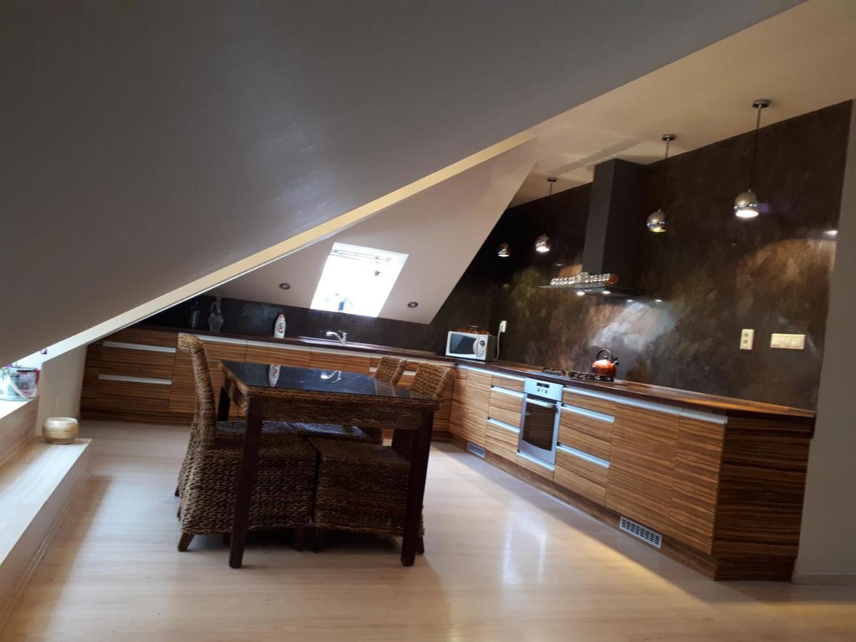Utulny Apartman V Bratislava 15 المظهر الخارجي الصورة