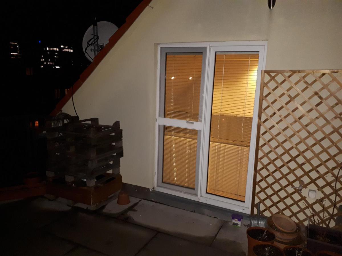 Utulny Apartman V Bratislava 15 المظهر الخارجي الصورة