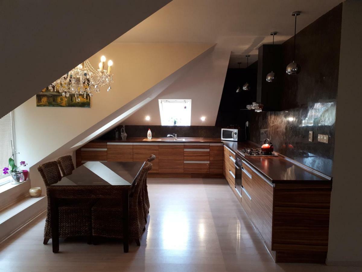 Utulny Apartman V Bratislava 15 المظهر الخارجي الصورة